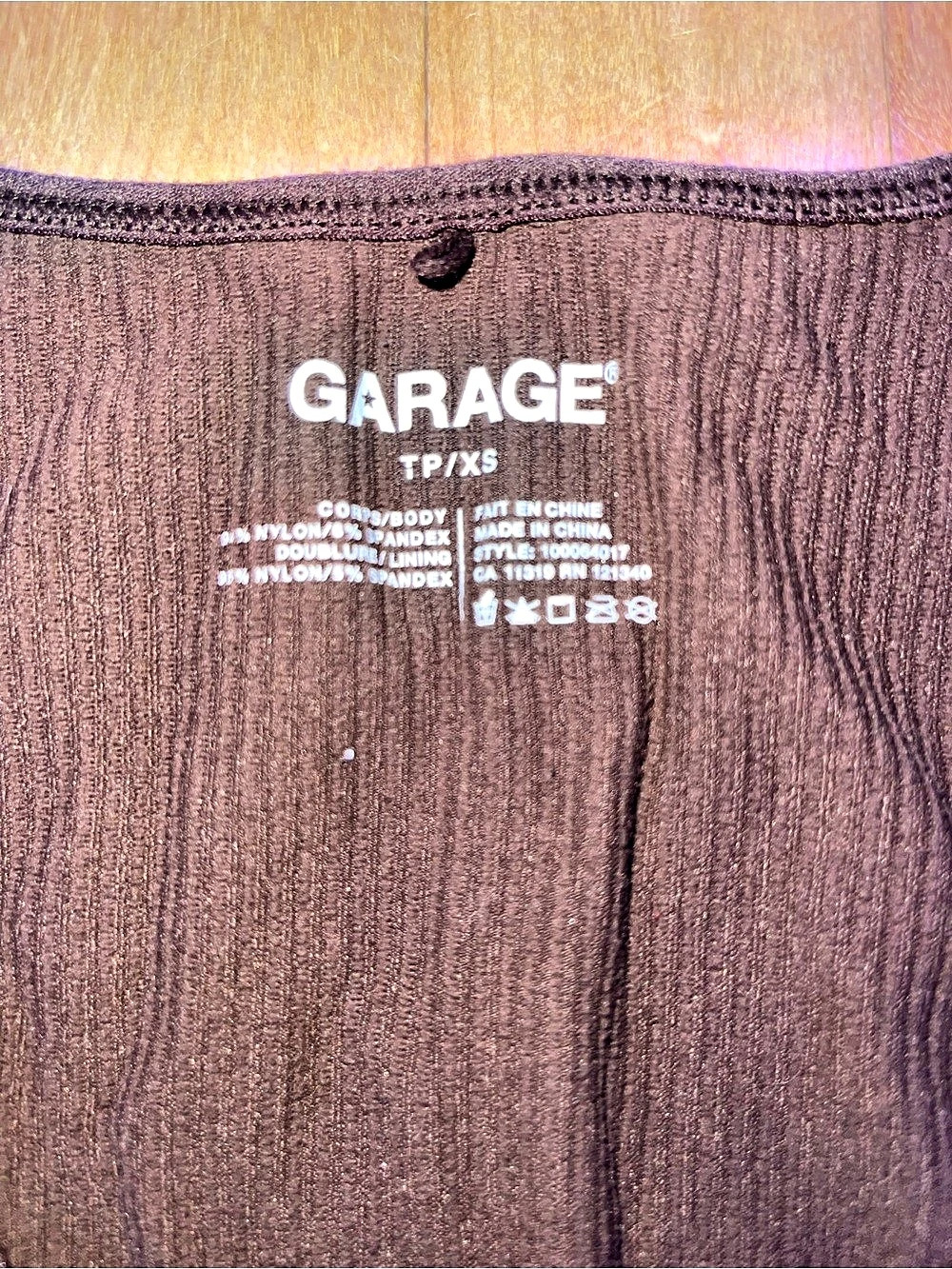 Garage V-Neck Ribbed Tank Top🤎 - Picture 3 of 3